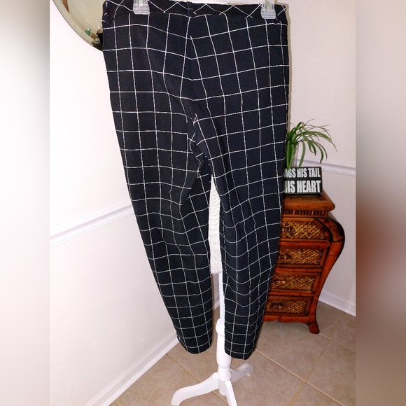 FINAL BLOW OUT! Womens Zac & Rachel grid pants - Picture 5 of 9
